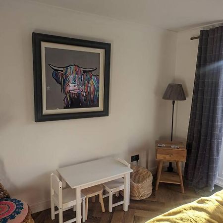 Cottage/Boutique Style - Free Parking & Wi-Fi 킹스턴어폰헐 외부 사진
