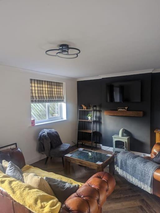 Cottage/Boutique Style - Free Parking & Wi-Fi 킹스턴어폰헐 외부 사진